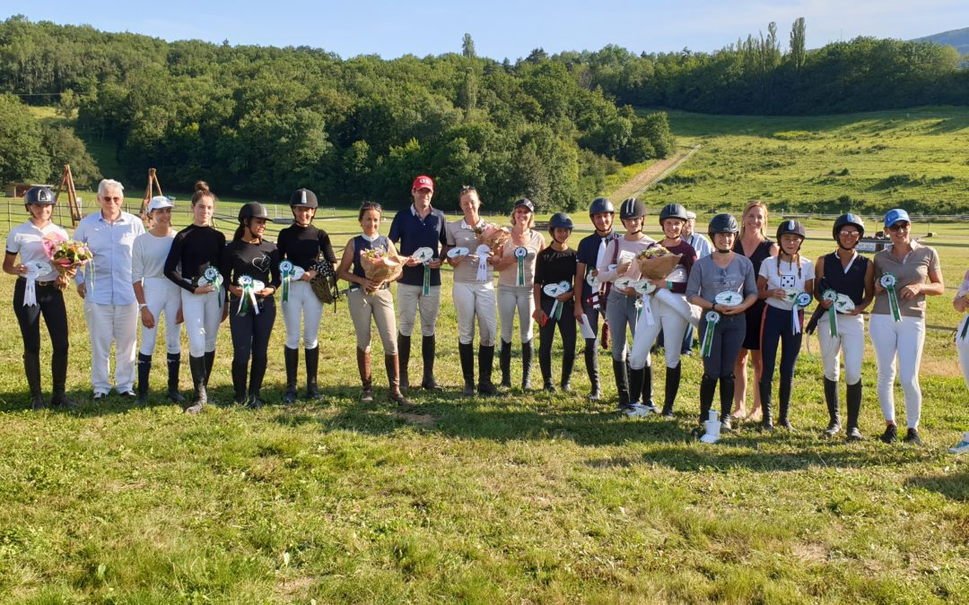 A Vulbens, concours de dressage et de saut-cross